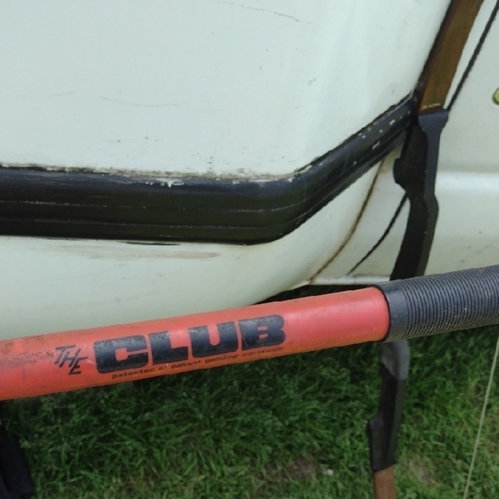 The Club Steering Wheel Lock Red